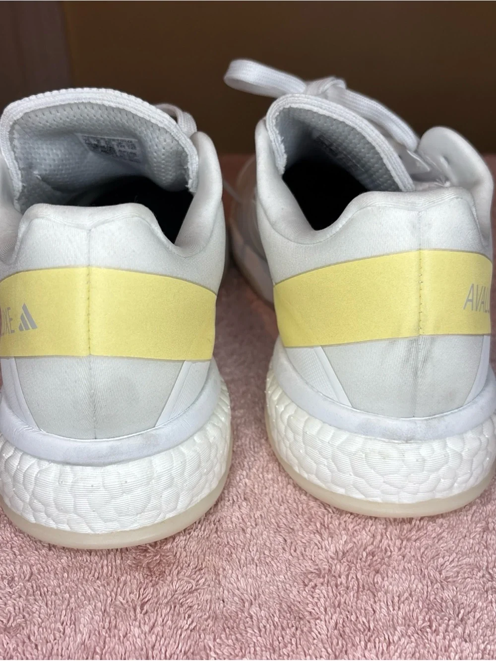 adidas Avaluxe Women Size 7.5 Tennis White Sneakers Athletic Shoes JQ7080